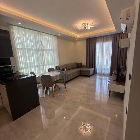 Apartament Luxury Near Cleopatra- Midpoint 41 *
